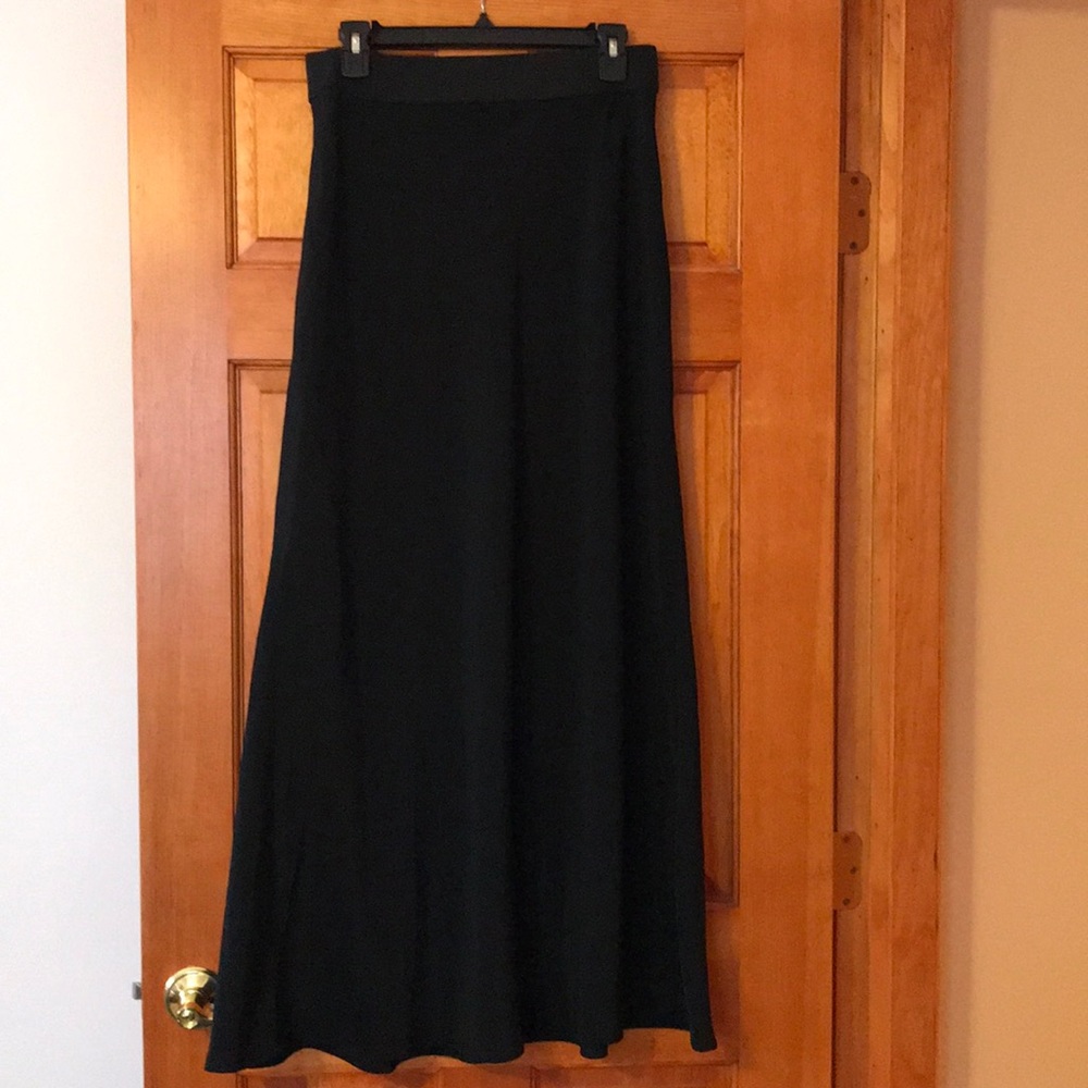 Gorgeous maxi skirt slight flare